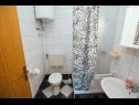 Apartementen Bela2 - great location A1 B1(4), A2 C1(4), A3 D1(4+1) Mastrinka - Eiland Ciovo  - Appartement - A1 B1(4): badkamer met toilet