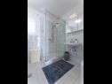 Apartementen Nick - jacuzzi & seaview: A1(4+1) Mastrinka - Eiland Ciovo  - Appartement - A1(4+1): badkamer met toilet