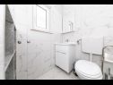 Apartementen Bozo - 100m to the sea: A1(4), A2(4), A3(4), A4(4), A5(4) Okrug Donji - Eiland Ciovo  - Appartement - A1(4): toilet