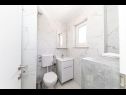 Apartementen Bozo - 100m to the sea: A1(4), A2(4), A3(4), A4(4), A5(4) Okrug Donji - Eiland Ciovo  - Appartement - A4(4): toilet