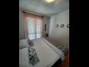 Apartementen Marijica - 100m from the beach A1(4), A2(6) Okrug Gornji - Eiland Ciovo  - Appartement - A1(4): slaapkamer