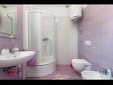 Apartementen Marija - cozy family apartment A1(2+2) Okrug Gornji - Eiland Ciovo  - Appartement - A1(2+2): badkamer met toilet