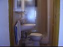 Apartementen Dane - 30m from the sea: A1(4+1), A2(4+1), A3(3+2), A4(2+3) Okrug Gornji - Eiland Ciovo  - Appartement - A4(2+3): badkamer met toilet