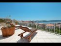 Apartementen Bozo - amazing terrace and sea view: A1(4) Okrug Gornji - Eiland Ciovo  - uitzicht op zee (huis en omgeving)