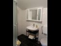 Apartementen Đurđa A1-Mali(2+1), A2-Veliki(4) Crikvenica - Riviera Crikvenica  - Appartement - A2-Veliki(4): badkamer met toilet
