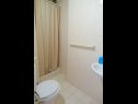 Apartementen Gašpar A1-Veliki (4+1), A2-Mali (2+1) Crikvenica - Riviera Crikvenica  - Appartement - A2-Mali (2+1): badkamer met toilet