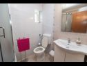Apartementen Kari A5(4) , SA1(2), SA2(2), SA3(2), SA4(2)  Crikvenica - Riviera Crikvenica  - Appartement - A5(4) : badkamer met toilet