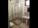 Apartementen Darka 1 - SA3(2), 2 - SA4(2), 3 - SA7(2), 4 - SA12(2), 9 - A9(2+2) Crikvenica - Riviera Crikvenica  - badkamer met toilet