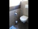 Apartementen Zrinko A1(5)-Mali, A2(5)-Veliki Novi Vinodolski - Riviera Crikvenica  - Appartement - A1(5)-Mali: badkamer met toilet