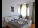 Apartementen Zrinko A1(5)-Mali, A2(5)-Veliki Novi Vinodolski - Riviera Crikvenica  - Appartement - A2(5)-Veliki: slaapkamer