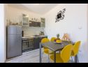 Apartementen Mario - 50 m from sea : A1(2+2) Novi Vinodolski - Riviera Crikvenica  - Appartement - A1(2+2): keuken en eetkamer