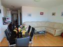 Apartementen Tomislav A1 crni(4+1), A2 crveni(4+1), A3(5+1), A4(2+2) Selce - Riviera Crikvenica  - Appartement - A1 crni(4+1): woonkamer