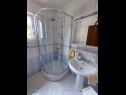 Apartementen Tomislav A1 crni(4+1), A2 crveni(4+1), A3(5+1), A4(2+2) Selce - Riviera Crikvenica  - Appartement - A1 crni(4+1): badkamer met toilet