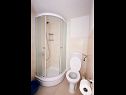 Apartementen Sea front - free parking A1(2+2), A2(2+2), A3(4+1), A4(2), A5(2) Klek - Riviera Dubrovnik  - Studio-appartment - A5(2): badkamer met toilet