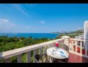 Apartementen en kamers Villa Bouganvillea - sea view & garden: A1 Deluxe (2+1), A2 Superior (2+1), A3 Comfort (2+1), A4 Premium (2+1), R1 Deluxe (2), R2 Comfort (2) Mlini - Riviera Dubrovnik  - Appartement - A4 Premium (2+1): uitzicht vanaf terras