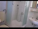 Apartementen en kamers Dar - 400 m from sea: SA1(2), A2(3), R3(2) Hvar - Eiland Hvar  - Studio-appartment - SA1(2): badkamer met toilet