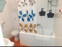 Apartementen Dioniza - 150 m from beach: A1(2+2), A2(3), A3(2+2) Jelsa - Eiland Hvar  - Appartement - A1(2+2): badkamer met toilet