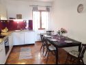 Apartementen Dioniza - 150 m from beach: A1(2+2), A2(3), A3(2+2) Jelsa - Eiland Hvar  - Appartement - A3(2+2): keuken en eetkamer