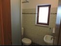 Apartementen Mimi - with swimming pool A1 Jasen(2+2), A2 Ulika(4+1) , A4 Christa(4+1)  Krnica - Istrië  - Appartement - A1 Jasen(2+2): badkamer met toilet