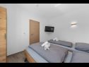 Vakantiehuizen Martina - large luxury villa: H(8+2) Labin - Istrië  - Kroatië  - H(8+2): slaapkamer