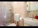 Apartementen Dream - 20 m from sea: Gold(3) Medulin - Istrië  - Appartement - Gold(3): badkamer met toilet