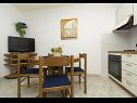 Apartementen Dijana - 20m from the sea A1 Antica(4+1), A2 Diana(2+1), A3 Mirela(2+1) Prigradica - Eiland Korcula  - Appartement - A2 Diana(2+1): keuken en eetkamer