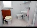 Apartementen Ljerka - 100 m from the beach: A1(5) Malinska - Eiland Krk  - Appartement - A1(5): badkamer met toilet