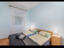 Apartementen Zdrave - 500 m from sea: A1 prizemlje(4+2), A2 kat(4+2) Pinezici - Eiland Krk  - Appartement - A1 prizemlje(4+2): slaapkamer
