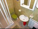 Apartementen Makic - with parking : A6 (6+1), A4 (4) Silo - Eiland Krk  - Appartement - A6 (6+1): badkamer met toilet
