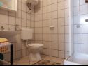 Apartementen Makic - with parking : A6 (6+1), A4 (4) Silo - Eiland Krk  - Appartement - A4 (4): badkamer met toilet