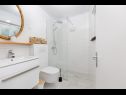 Vakantiehuizen Hoda H(4) Vrbnik - Eiland Krk  - Kroatië  - H(4): badkamer met toilet
