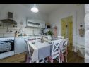 Vakantiehuizen Ingrid - retro deluxe: H(5+2) Rijeka - Kvarner  - Kroatië  - H(5+2): keuken en eetkamer