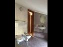 Apartementen Azur - 10 m from sea: A1(4), SA2(2+1) Ilovik (Eiland Ilovik) - Eiland Losinj  - Studio-appartment - SA2(2+1): badkamer met toilet