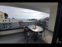 Apartementen Villa Esse - heated pool & seaview: A1(2+2), A2(4+2), A3(2+2), A4(4+2), A5(2+2) Baska Voda - Riviera Makarska  - Appartement - A1(2+2): overdekt terras