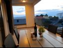 Apartementen Villa Esse - heated pool & seaview: A1(2+2), A2(4+2), A3(2+2), A4(4+2), A5(2+2) Baska Voda - Riviera Makarska  - Appartement - A4(4+2): uitzicht vanaf terras