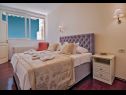 Apartementen Draga - 10 m from sea: A1(4+2), A2(2+2) Brela - Riviera Makarska  - Appartement - A1(4+2): slaapkamer