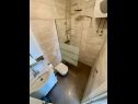 Apartementen Via - 250 m from sea: SA2(2), SA3(2), SA4(2), SA1(2) Brela - Riviera Makarska  - Studio-appartment - SA3(2): badkamer met toilet