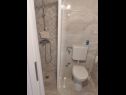 Apartementen Mare - 150 m from beach SA1(2), A2(4+1), A3(4+2) Brela - Riviera Makarska  - Appartement - A2(4+1): badkamer met toilet