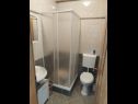 Apartementen Mare - 150 m from beach SA1(2), A2(4+1), A3(4+2) Brela - Riviera Makarska  - Appartement - A3(4+2): badkamer met toilet