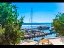 Apartementen en kamers Hope - 30m to the sea & seaview: R1(3), R3(3), A2(3), A4(4) Brela - Riviera Makarska  - uitzicht op zee (huis en omgeving)