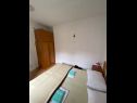 Apartementen Biljana - 150m from beach: A1(2+1), A2(2+2), A3(5), A4(2+2) Gradac - Riviera Makarska  - Appartement - A1(2+1): slaapkamer