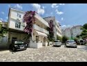 Apartementen Denis - great location & large terrace: A1(5) Makarska - Riviera Makarska  - huis