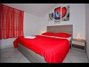 Apartementen Marijo - 300 m from beach: A1(4+1) Makarska - Riviera Makarska  - Appartement - A1(4+1): slaapkamer