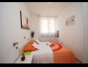 Apartementen JoviZ - 20m from the sea A1(3+1) Makarska - Riviera Makarska  - Appartement - A1(3+1): slaapkamer