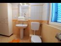 Apartementen Ennio - free parking: A1(6+2) Makarska - Riviera Makarska  - Appartement - A1(6+2): badkamer met toilet