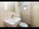 Apartementen Dolo - in centre: A1(5), A2(5) Makarska - Riviera Makarska  - Appartement - A2(5): badkamer met toilet