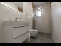 Apartementen Mario - with terace: A1(2+2), A2(4), A3(2+2) Makarska - Riviera Makarska  - Appartement - A3(2+2): badkamer met toilet