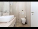 Apartementen Mari - 40m from the beach: A1(4+2) , A2(2+2), A3(2+2), A4(2+2), A5(2+2), A6(4+2) Makarska - Riviera Makarska  - Appartement - A6(4+2): badkamer met toilet