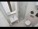 Apartementen Maja - 100 from the beach: A1- Galebovo krilo (2+2), A2-Uzorita (2+2), SA1(2) Podgora - Riviera Makarska  - Appartement - A2-Uzorita (2+2): badkamer met toilet