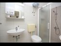 Apartementen Maja - 100 from the beach: A1- Galebovo krilo (2+2), A2-Uzorita (2+2), SA1(2) Podgora - Riviera Makarska  - Studio-appartment - SA1(2): badkamer met toilet